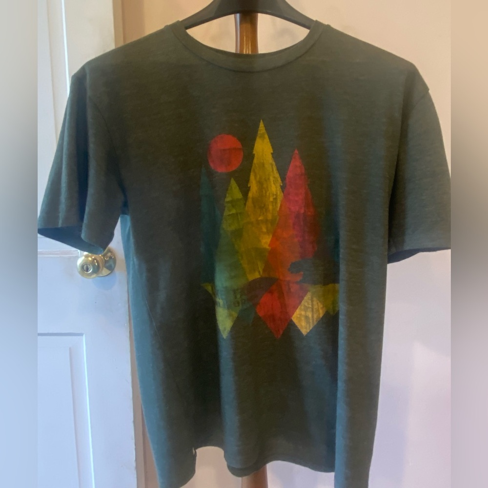 MENS MEDIUM DARK HEATHER-GREEN RETRO LAKE TAHOE FOREST TEE